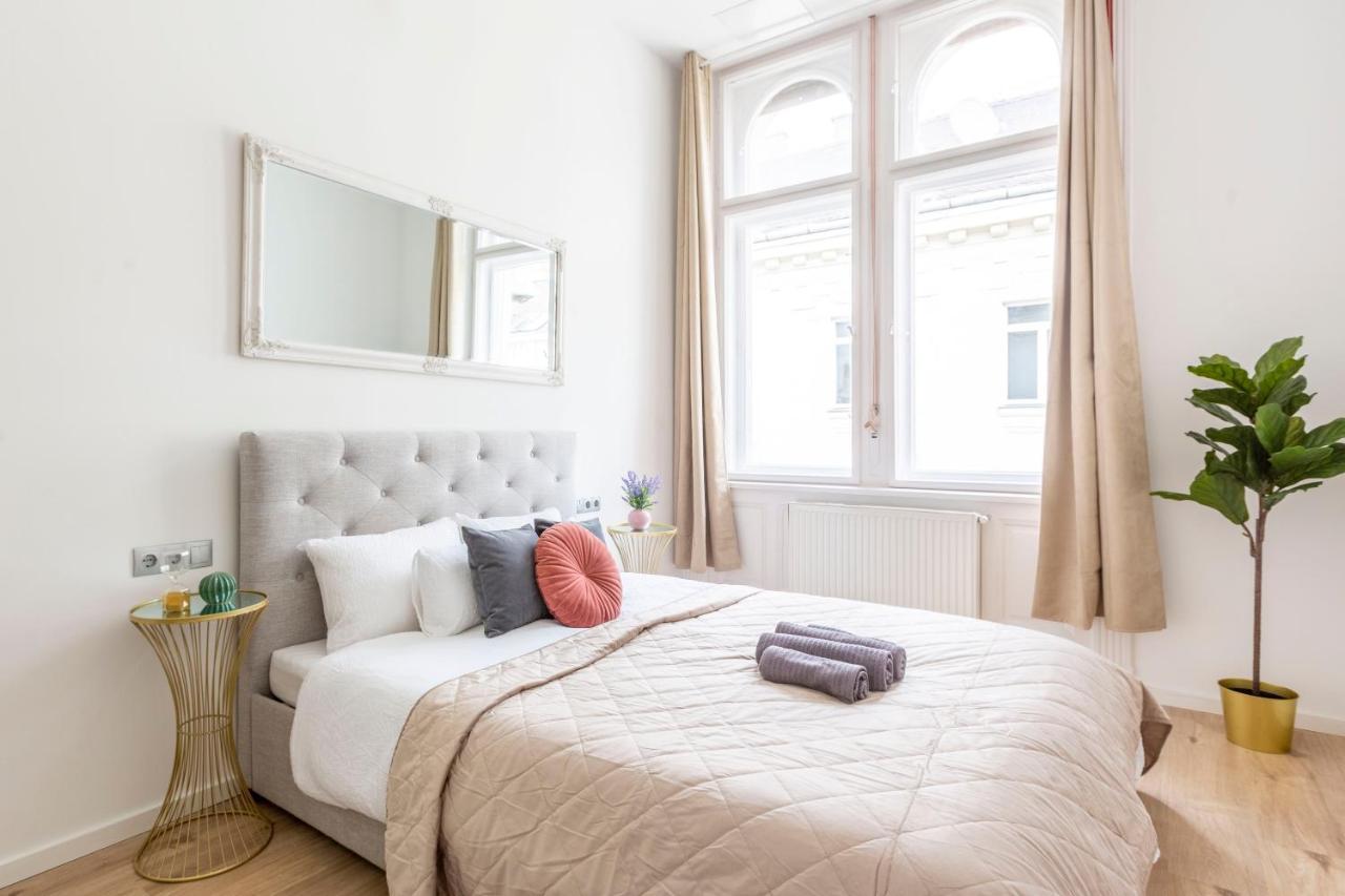 Exclusive Central Apartment Next To The Fashion Street Budapest Exteriör bild