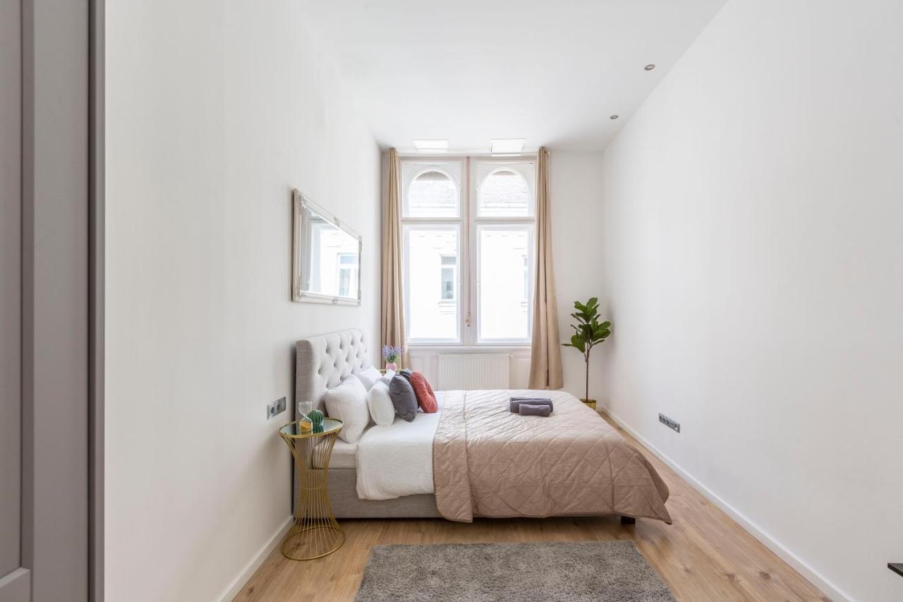 Exclusive Central Apartment Next To The Fashion Street Budapest Exteriör bild