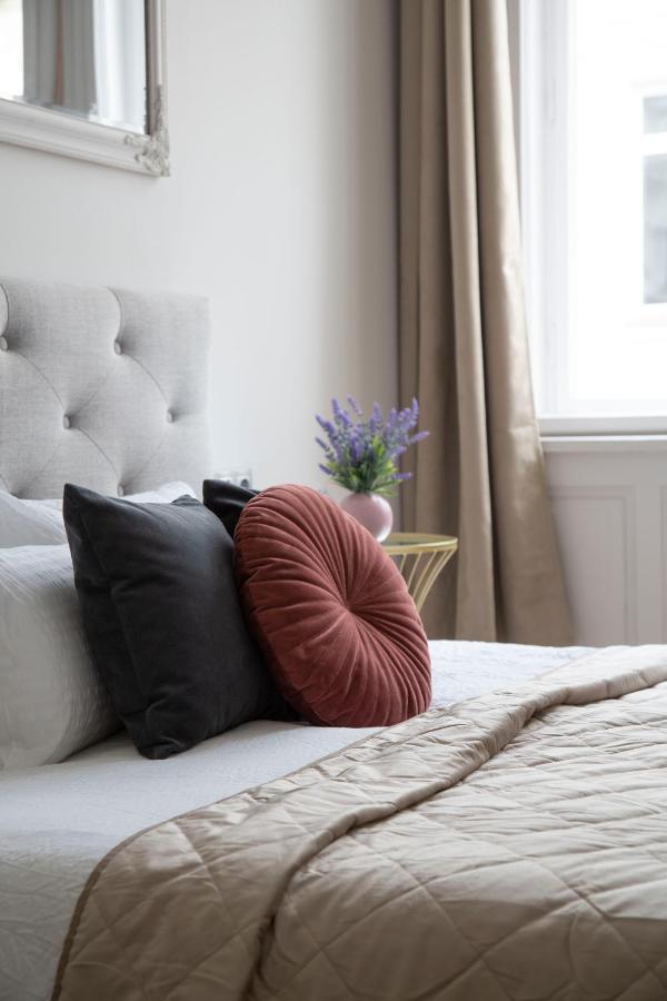 Exclusive Central Apartment Next To The Fashion Street Budapest Exteriör bild