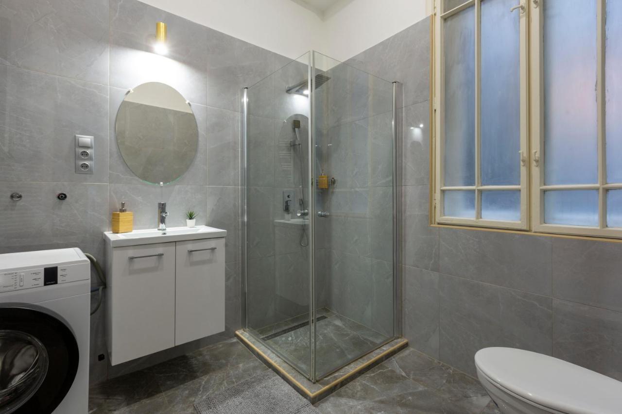 Exclusive Central Apartment Next To The Fashion Street Budapest Exteriör bild